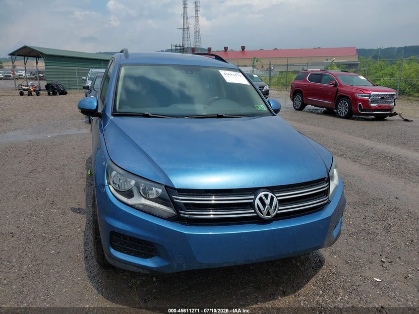 2017 Volkswagen Tiguan VIN WVGBV7AX1HK008084 IAAI salvage auction — NORMAL WEAR, Original (West Virginia), sold $1,675 on 2026-07-28 (photo 6)