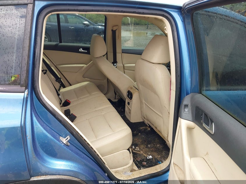 2017 Volkswagen Tiguan VIN WVGBV7AX1HK008084 IAAI salvage auction — NORMAL WEAR, Original (West Virginia), sold $1,675 on 2026-07-28 (photo 8)