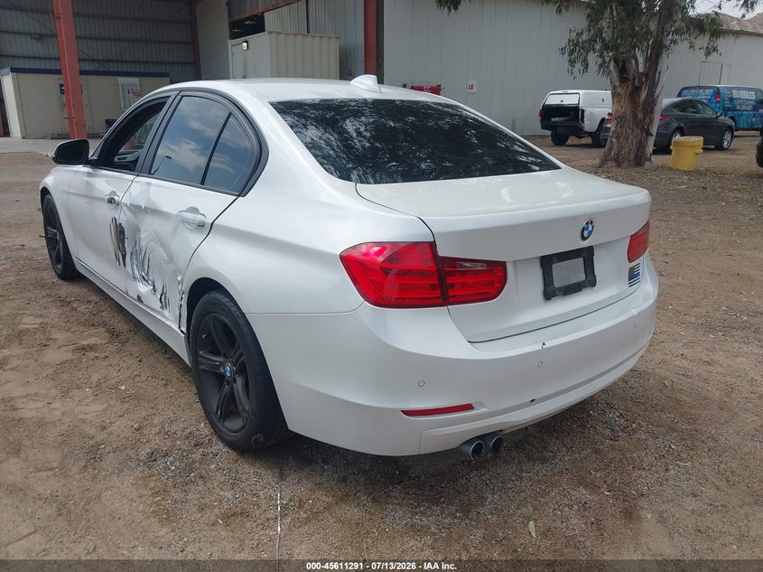 2014 BMW 3er VIN WBA3C1C58EK112796 IAAI salvage auction — MECHANICAL, Wait Title, sold $400 on 2026-08-04 (photo 3)