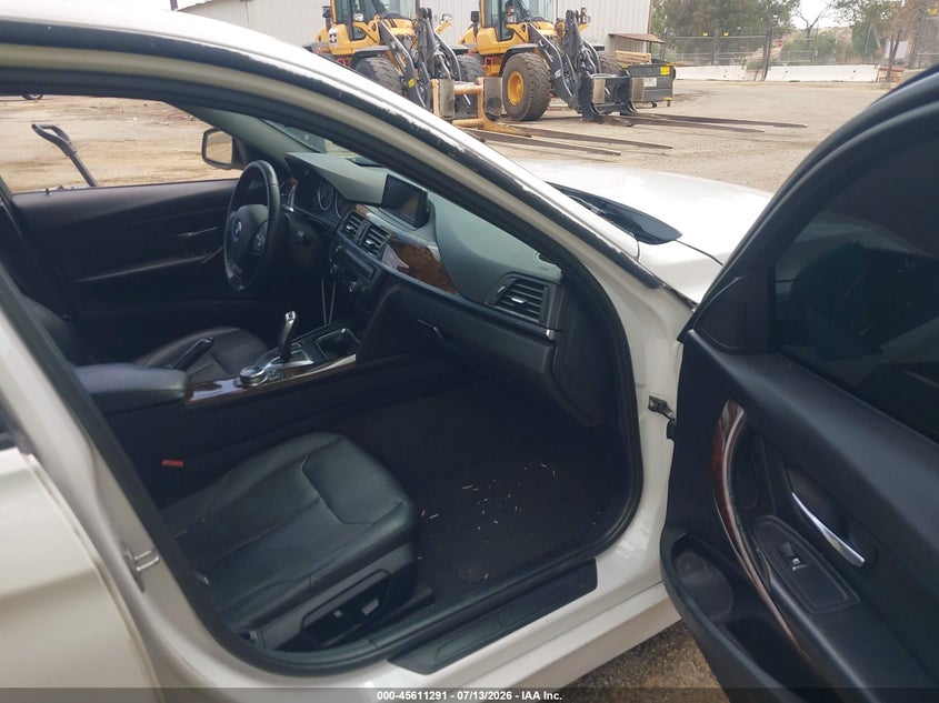 2014 BMW 3er VIN WBA3C1C58EK112796 IAAI salvage auction — MECHANICAL, Wait Title, sold $400 on 2026-08-04 (photo 5)
