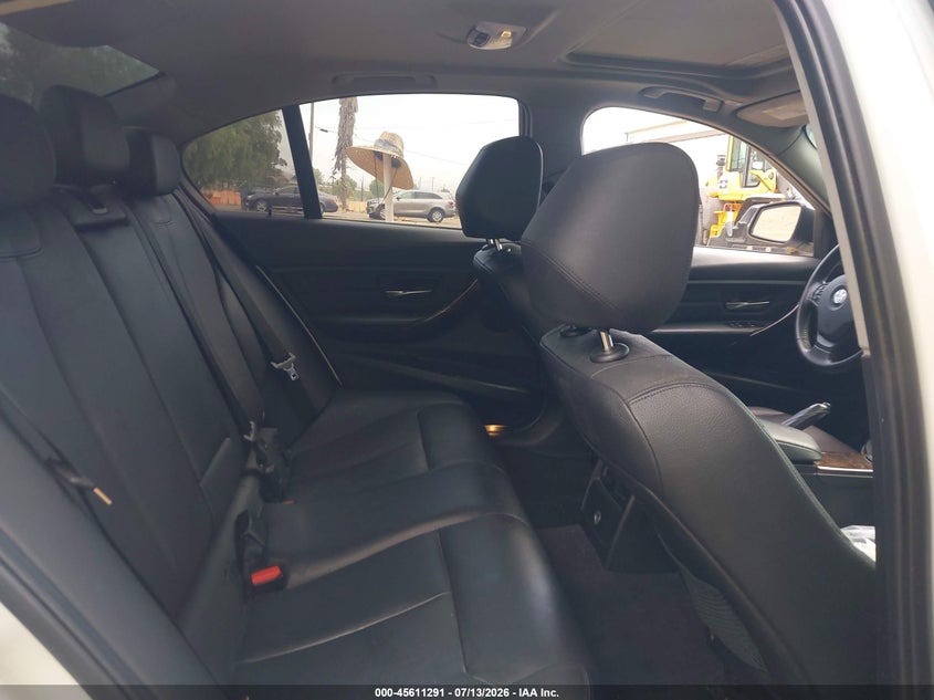 2014 BMW 3er VIN WBA3C1C58EK112796 IAAI salvage auction — MECHANICAL, Wait Title, sold $400 on 2026-08-04 (photo 8)