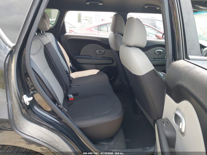 2017 Kia Soul VIN KNDJN2A2XH7503443 IAAI salvage auction — NORMAL WEAR, Salvage Title, sold $25 on 2026-07-29 (photo 8)