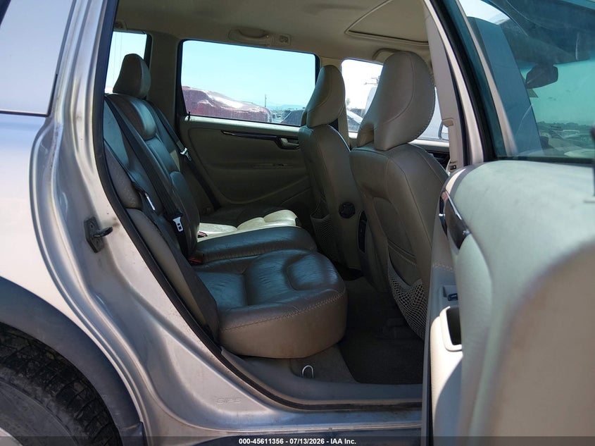2006 Volvo Xc70 VIN YV4SZ592X61209990 IAAI salvage auction — NORMAL WEAR, Clear, sold $75 on 2026-07-29 (photo 8)