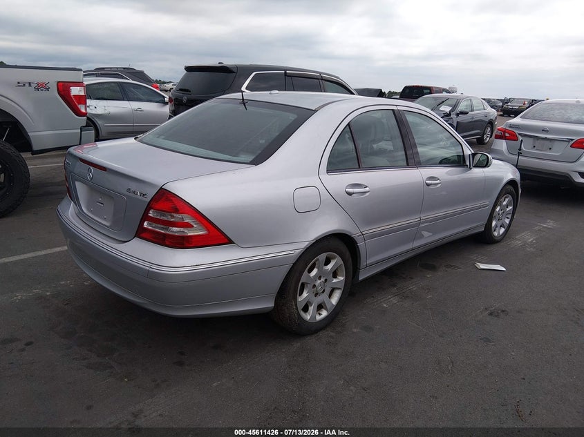 2006 Mercedes-benz C class VIN WDBRF92H36F800681 IAAI salvage auction — NORMAL WEAR, Clear (North Carolina), sold $325 on 2026-07-29 (photo 4)