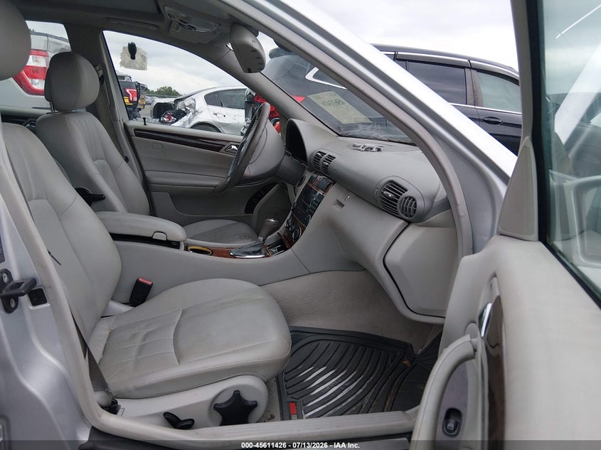2006 Mercedes-benz C class VIN WDBRF92H36F800681 IAAI salvage auction — NORMAL WEAR, Clear (North Carolina), sold $325 on 2026-07-29 (photo 5)