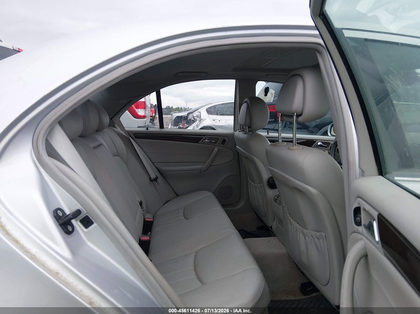 2006 Mercedes-benz C class VIN WDBRF92H36F800681 IAAI salvage auction — NORMAL WEAR, Clear (North Carolina), sold $325 on 2026-07-29 (photo 8)