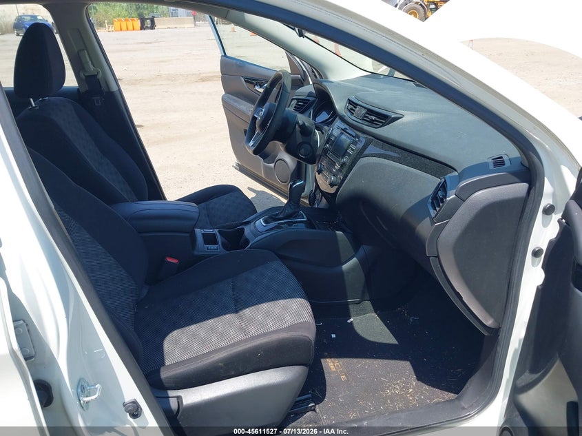 2017 Nissan Rogue VIN JN1BJ1CP5HW007641 IAAI salvage auction — NORMAL WEAR, Clear (Maryland), sold $2,025 on 2026-07-28 (photo 5)