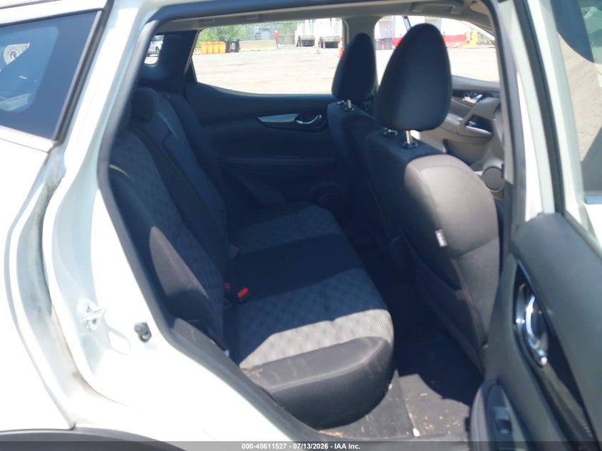 2017 Nissan Rogue VIN JN1BJ1CP5HW007641 IAAI salvage auction — NORMAL WEAR, Clear (Maryland), sold $2,025 on 2026-07-28 (photo 8)