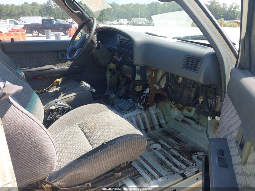 1995 Toyota 4runner VIN JT3VN39W4S8079262 IAAI salvage auction — NORMAL WEAR, Clear-Dealer Only (North Carolina), sold $25 on 2026-07-21 (photo 5)