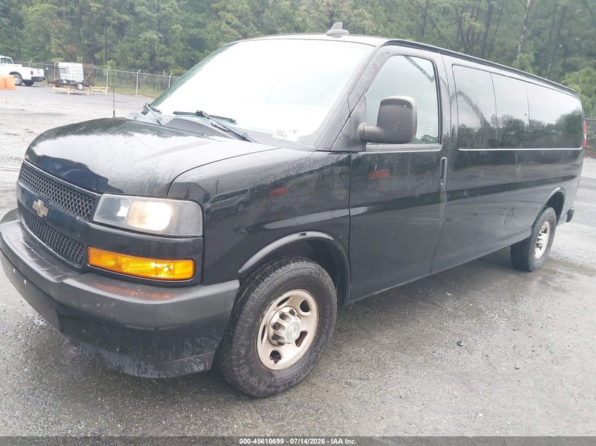 2019 Chevrolet VIN 1GAZGNFG5K1330730 IAAI salvage auction — NORMAL WEAR, Sf97 (Washington), sold $11,850 on 2026-09-09 (photo 2)