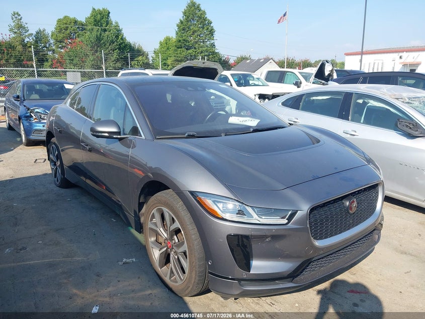 2019 Jaguar I-pace VIN SADHD2S16K1F76477 IAAI salvage auction — LEFT FRONT, Salvage Title, sold $8,100 on 2026-07-31 (photo 1)