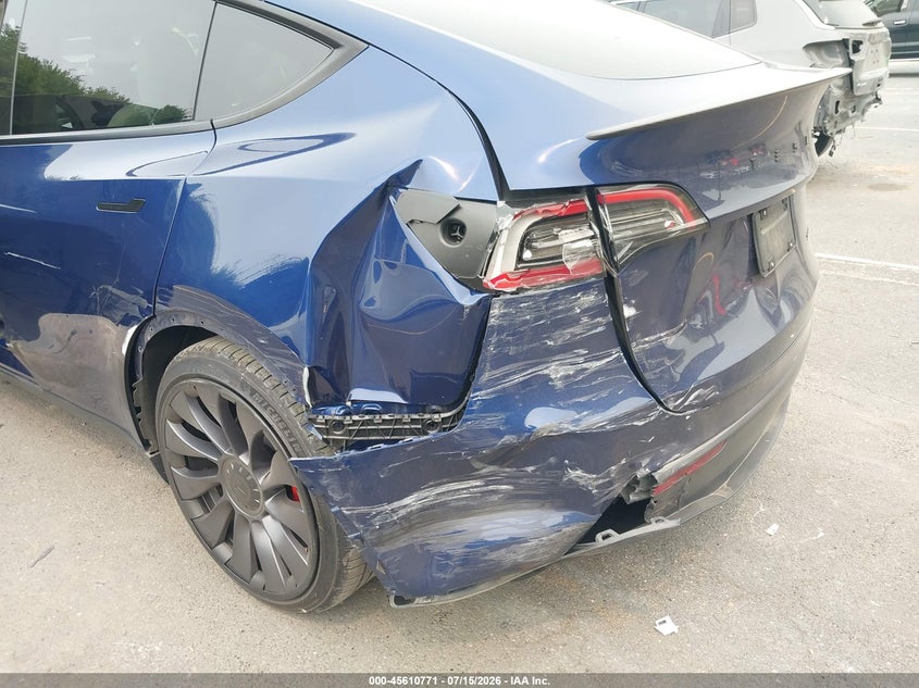 2024 Tesla Model y VIN 7SAYGDEFXRF026156 IAAI salvage auction — REAR END, Salvage (Connecticut), sold $11,100 on 2026-08-02 (photo 6)