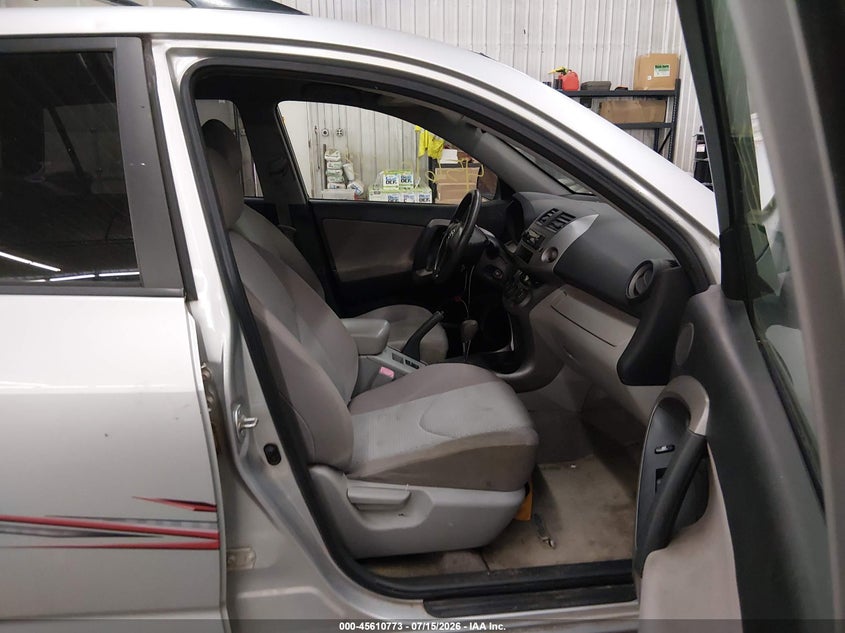 2006 Toyota Rav4 VIN JTMBD33V565040446 IAAI salvage auction — NORMAL WEAR, Clear (Minnesota), sold $325 on 2026-07-28 (photo 5)