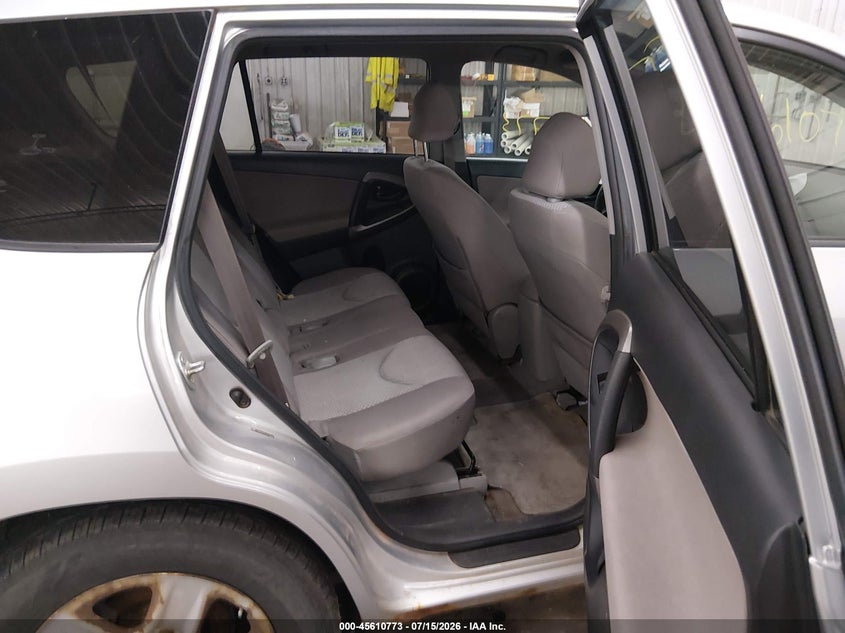 2006 Toyota Rav4 VIN JTMBD33V565040446 IAAI salvage auction — NORMAL WEAR, Clear (Minnesota), sold $325 on 2026-07-28 (photo 8)
