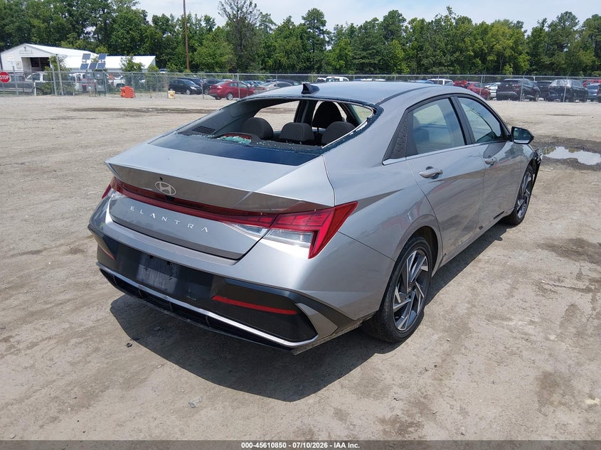 2025 Hyundai Elantra VIN KMHLS4DG8SU032322 IAAI salvage auction — REAR END, Salvage Title, sold $14,050 on 2026-07-17 (photo 4)