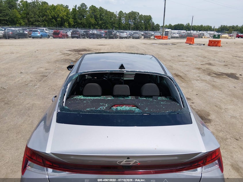 2025 Hyundai Elantra VIN KMHLS4DG8SU032322 IAAI salvage auction — REAR END, Salvage Title, sold $14,050 on 2026-07-17 (photo 6)