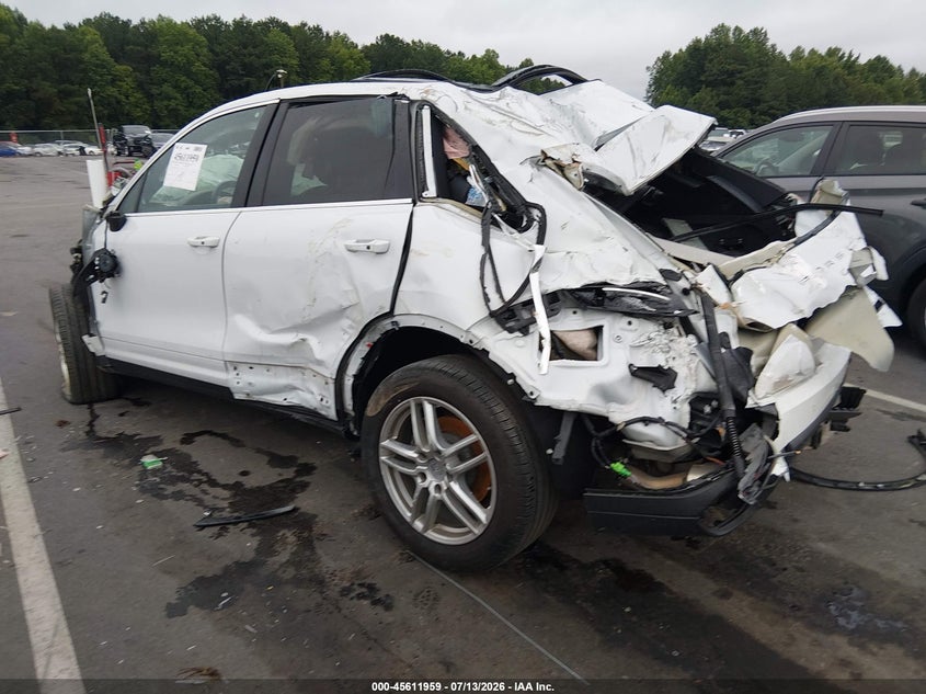 2016 Porsche Cayenne VIN WP1AA2A22GLA04846 IAAI salvage auction — ROLLOVER, Rebuildable (Florida), sold $725 on 2026-08-19 (photo 3)