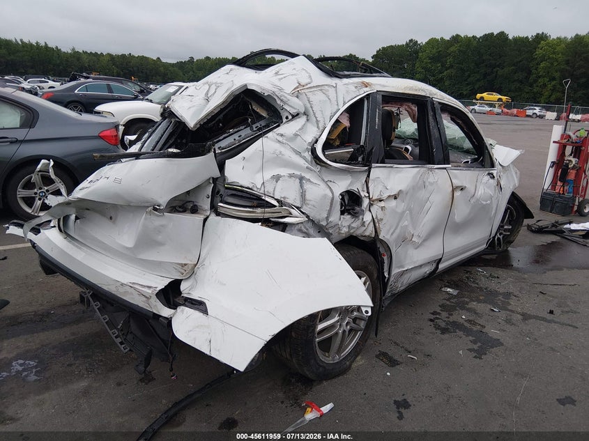 2016 Porsche Cayenne VIN WP1AA2A22GLA04846 IAAI salvage auction — ROLLOVER, Rebuildable (Florida), sold $725 on 2026-08-19 (photo 4)