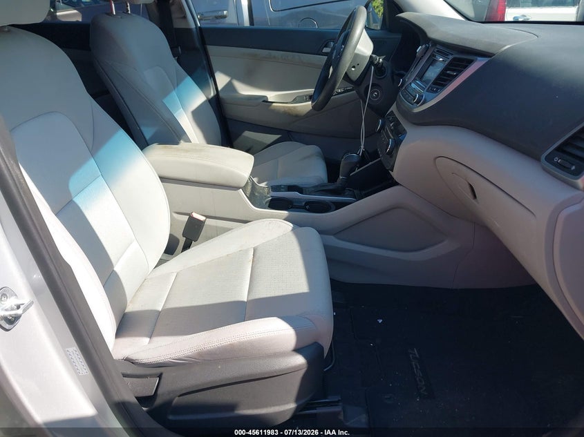 2017 Hyundai Tucson VIN KM8J3CA46HU272020 IAAI salvage auction — NORMAL WEAR, Clear (Massachusetts), sold $2,050 on 2026-07-21 (photo 5)