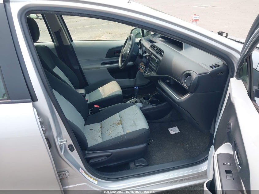2014 Toyota Prius c VIN JTDKDTB3XE1081693 IAAI salvage auction — LEFT FRONT, Salvage (Connecticut), sold $975 on 2026-08-20 (photo 5)