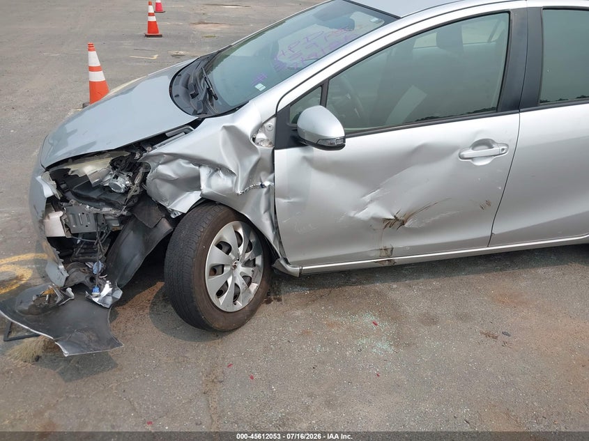 2014 Toyota Prius c VIN JTDKDTB3XE1081693 IAAI salvage auction — LEFT FRONT, Salvage (Connecticut), sold $975 on 2026-08-20 (photo 6)
