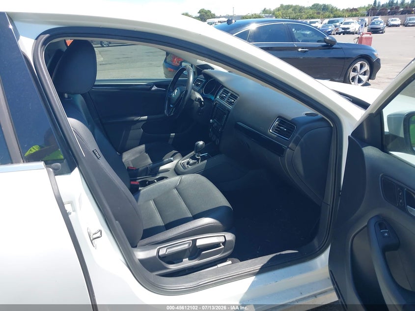 2015 Volkswagen Jetta VIN 3VWLA7AJ2FM205669 IAAI salvage auction — FRONT END, Salvage (Oregon), sold $1,300 on 2026-08-28 (photo 5)