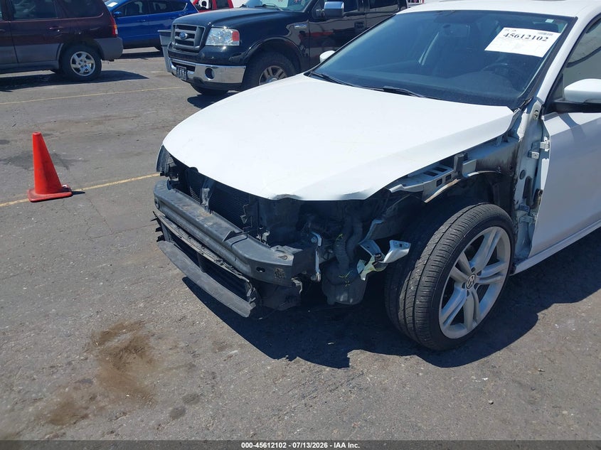 2015 Volkswagen Jetta VIN 3VWLA7AJ2FM205669 IAAI salvage auction — FRONT END, Salvage (Oregon), sold $1,300 on 2026-08-28 (photo 6)