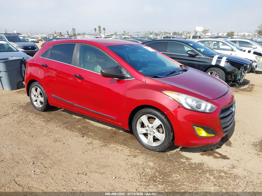 2016 Hyundai Elantra VIN KMHD35LH0GU337886 IAAI salvage auction — NORMAL WEAR, Salvage Title, sold $575 on 2026-07-29 (photo 1)