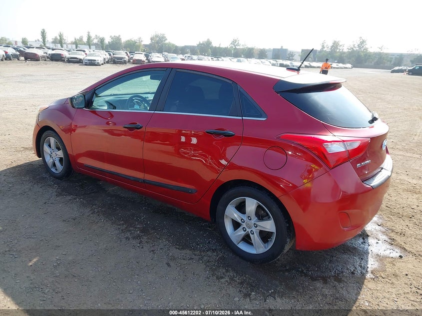 2016 Hyundai Elantra VIN KMHD35LH0GU337886 IAAI salvage auction — NORMAL WEAR, Salvage Title, sold $575 on 2026-07-29 (photo 3)