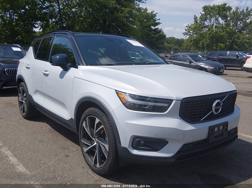 2021 Volvo Xc40 VIN YV4162UM4M2462256 IAAI salvage auction — WATER/FLOOD, Salvage Title, sold $9,400 on 2026-08-10 (photo 1)