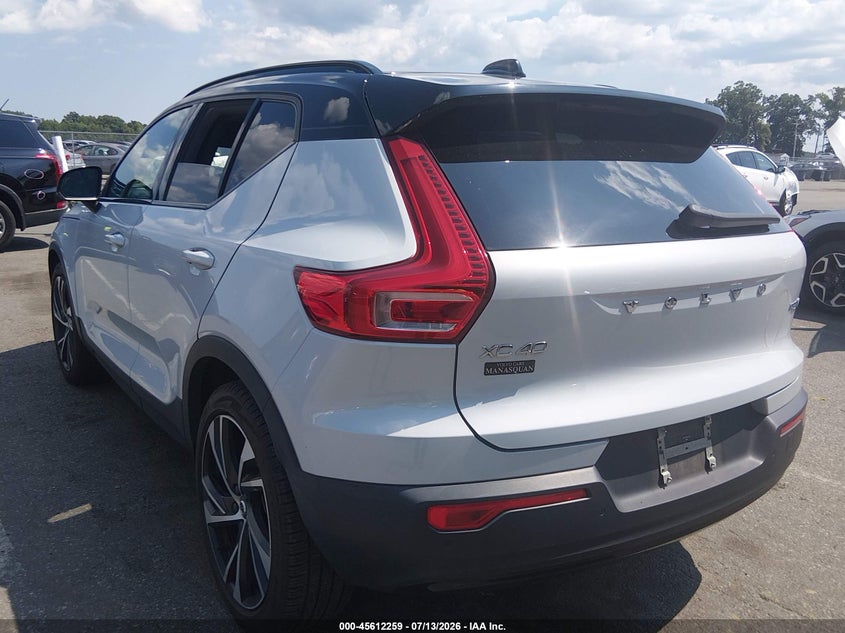 2021 Volvo Xc40 VIN YV4162UM4M2462256 IAAI salvage auction — WATER/FLOOD, Salvage Title, sold $9,400 on 2026-08-10 (photo 3)