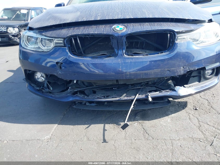 2017 BMW 3er VIN WBA8B9G34HNU55804 IAAI salvage auction — FRONT END, Salvage Title, sold $3,000 on 2026-08-14 (photo 6)