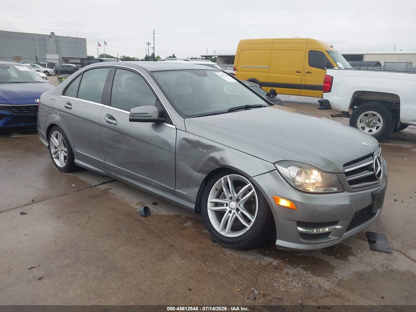 2014 Mercedes-benz C-klasse VIN WDDGF4HB9EA957678 IAAI salvage auction — RIGHT SIDE, Original (Texas), sold $5,600 on 2026-08-27 (photo 1)
