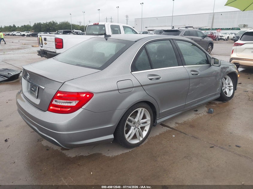 2014 Mercedes-benz C-klasse VIN WDDGF4HB9EA957678 IAAI salvage auction — RIGHT SIDE, Original (Texas), sold $5,600 on 2026-08-27 (photo 4)