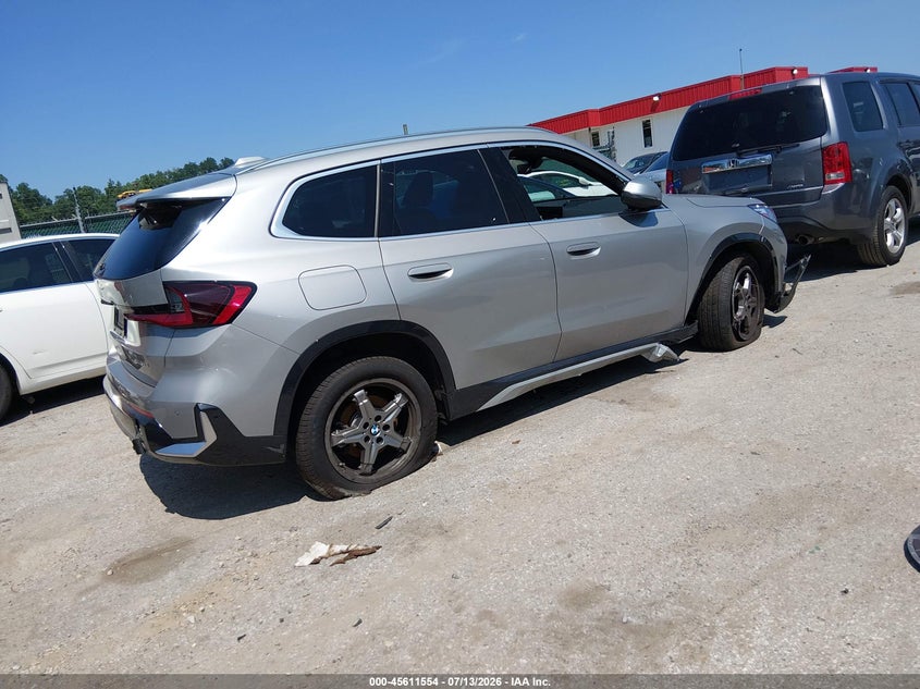 2026 BMW X1 VIN WBX73EF04T5444759 IAAI salvage auction — RIGHT FRONT, Salvage Title, sold $12,600 on 2026-07-19 (photo 4)