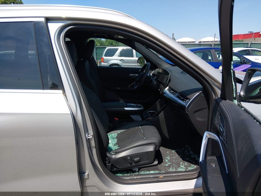 2026 BMW X1 VIN WBX73EF04T5444759 IAAI salvage auction — RIGHT FRONT, Salvage Title, sold $12,600 on 2026-07-19 (photo 5)