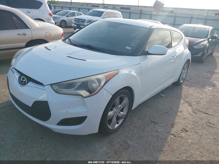 2015 Hyundai Veloster VIN KMHTC6AD7FU242886 IAAI salvage auction — NORMAL WEAR, Original (Texas), sold $25 on 2026-07-29 (photo 2)