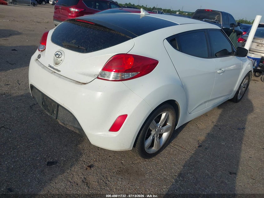 2015 Hyundai Veloster VIN KMHTC6AD7FU242886 IAAI salvage auction — NORMAL WEAR, Original (Texas), sold $25 on 2026-07-29 (photo 4)