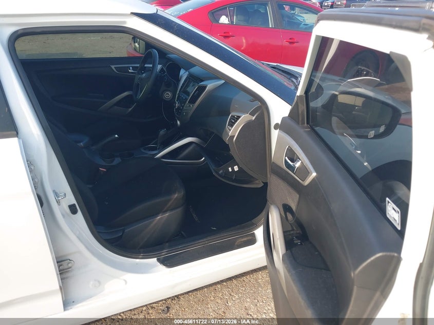 2015 Hyundai Veloster VIN KMHTC6AD7FU242886 IAAI salvage auction — NORMAL WEAR, Original (Texas), sold $25 on 2026-07-29 (photo 5)