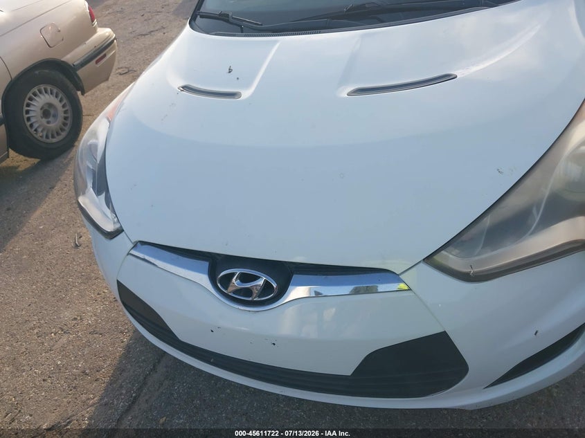 2015 Hyundai Veloster VIN KMHTC6AD7FU242886 IAAI salvage auction — NORMAL WEAR, Original (Texas), sold $25 on 2026-07-29 (photo 6)