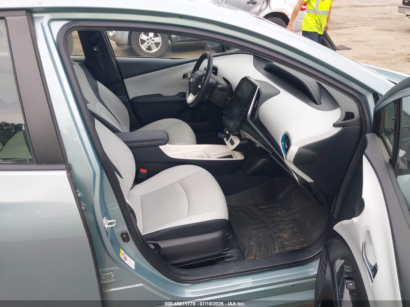 2018 Toyota Prius VIN JTDKARFU9J3547885 IAAI salvage auction — NORMAL WEAR, Salvage Title, sold $10,800 on 2026-07-21 (photo 5)