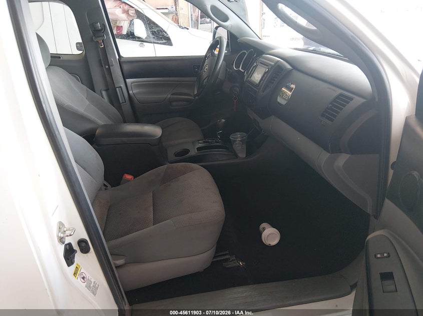 2015 Toyota Tacoma VIN 5TFTX4CN5FX054725 IAAI salvage auction — NORMAL WEAR, Clear (Tennessee), sold $5,150 on 2026-07-29 (photo 5)