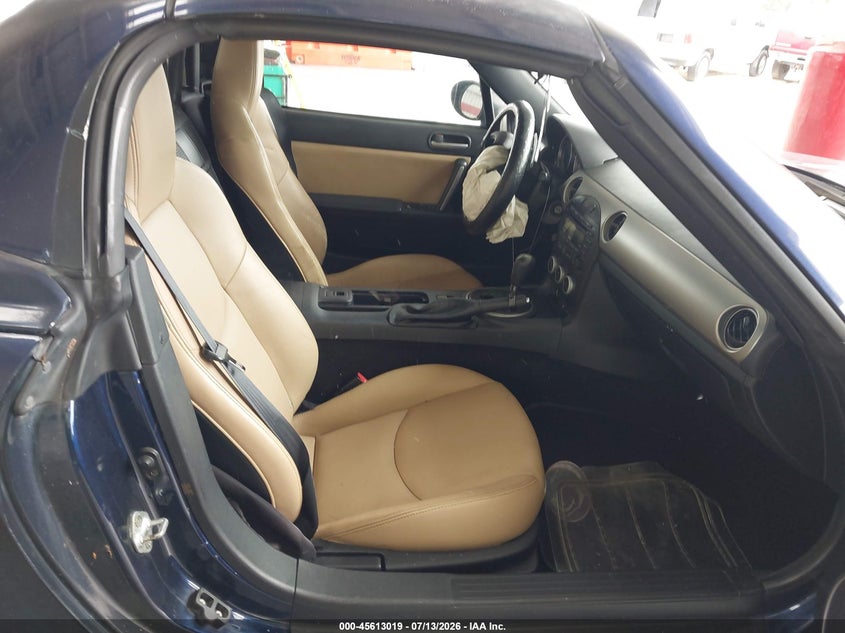 2012 Mazda Mx-5 VIN JM1NC2PF2C0220392 IAAI salvage auction — NORMAL WEAR, Clear (Florida), sold $1,000 on 2026-07-29 (photo 5)