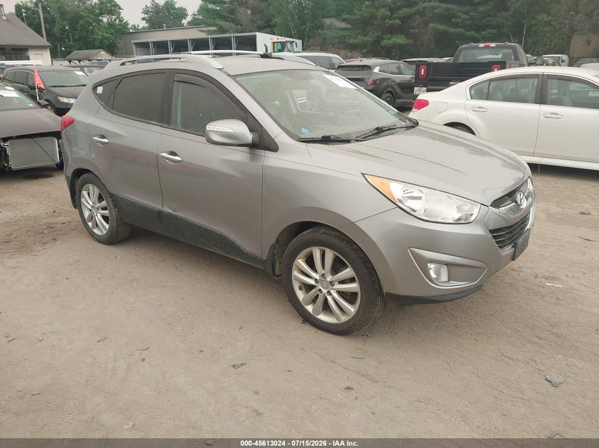 2011 Hyundai Tucson VIN KM8JU3AC6BU215599 IAAI salvage auction — NORMAL WEAR, Original (New Hampshire), sold $900 on 2026-07-29 (photo 1)