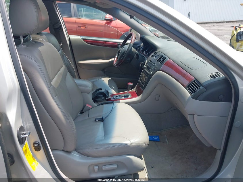 2002 Lexus ES VIN JTHBF30G925017731 IAAI salvage auction — FRONT END, Salvage (Pennsylvania), sold $275 on 2026-07-23 (photo 5)