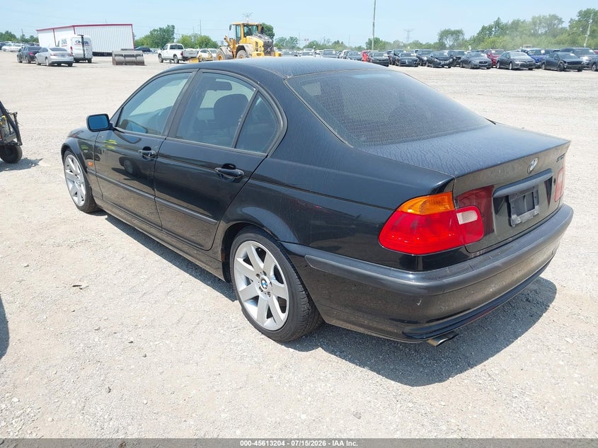 2001 BMW 3 series VIN WBAAV33441FU88838 IAAI salvage auction — NORMAL WEAR, Clear (Illinois), sold $375 on 2026-07-29 (photo 3)