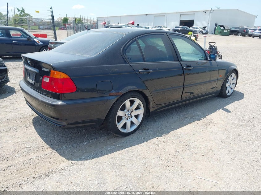 2001 BMW 3 series VIN WBAAV33441FU88838 IAAI salvage auction — NORMAL WEAR, Clear (Illinois), sold $375 on 2026-07-29 (photo 4)