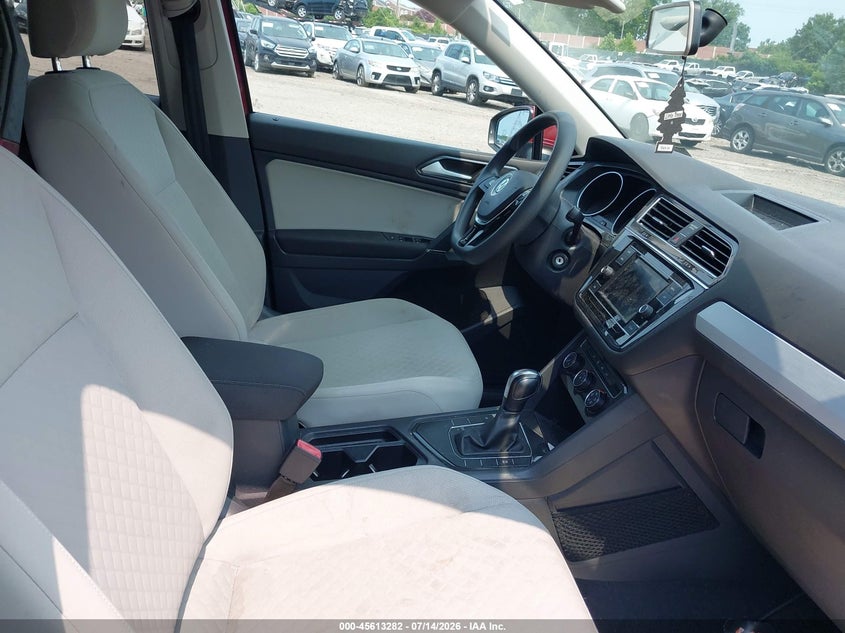 2018 Volkswagen Tiguan VIN 3VV1B7AX6JM021275 IAAI salvage auction — FRONT & REAR, Salvage Title, sold $3,575 on 2026-08-01 (photo 5)
