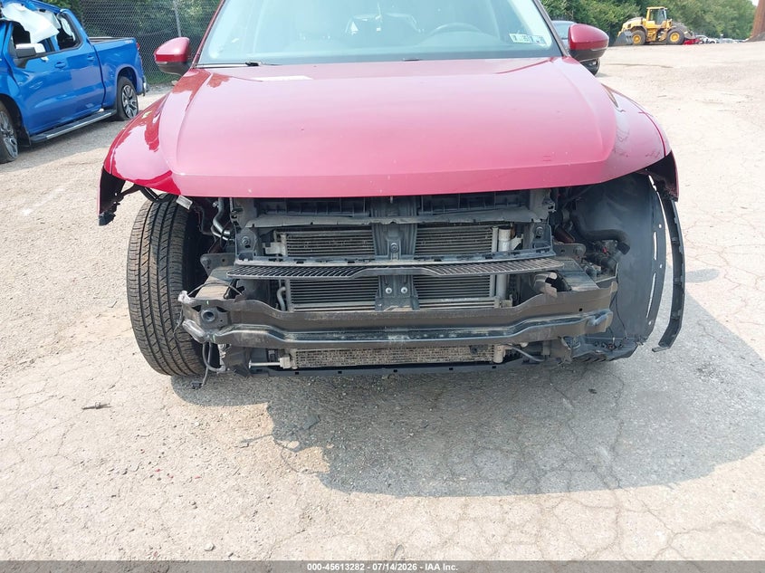 2018 Volkswagen Tiguan VIN 3VV1B7AX6JM021275 IAAI salvage auction — FRONT & REAR, Salvage Title, sold $3,575 on 2026-08-01 (photo 6)