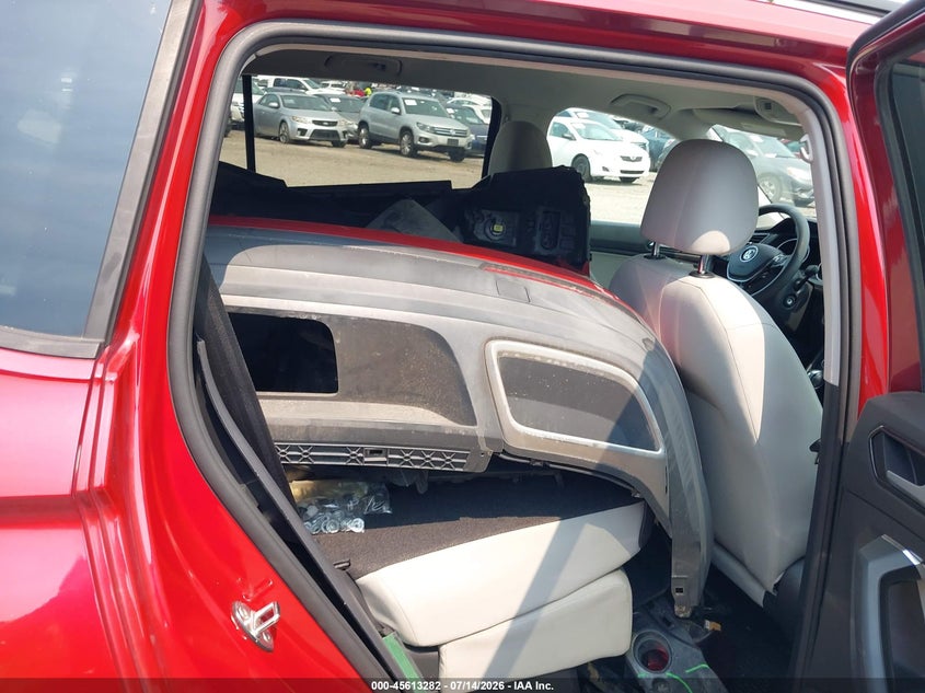 2018 Volkswagen Tiguan VIN 3VV1B7AX6JM021275 IAAI salvage auction — FRONT & REAR, Salvage Title, sold $3,575 on 2026-08-01 (photo 8)